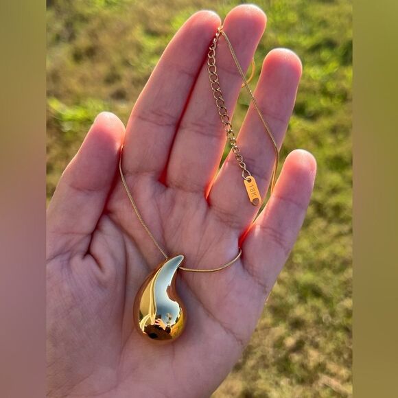 Anthro 18k Gold Plated Drop Necklace - Picture 4 of 7